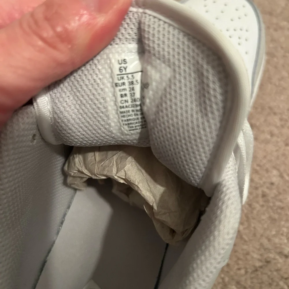 Nike Kids Air Jordan 1 Low White, Gray and Navy Size 6 kids - Picture 6 of 7